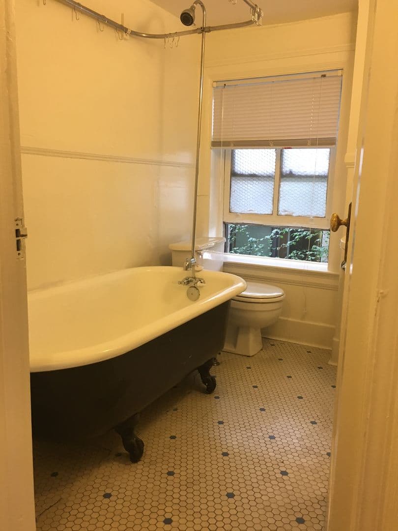 Portland Apartment: 1130 NE 1st Avenue