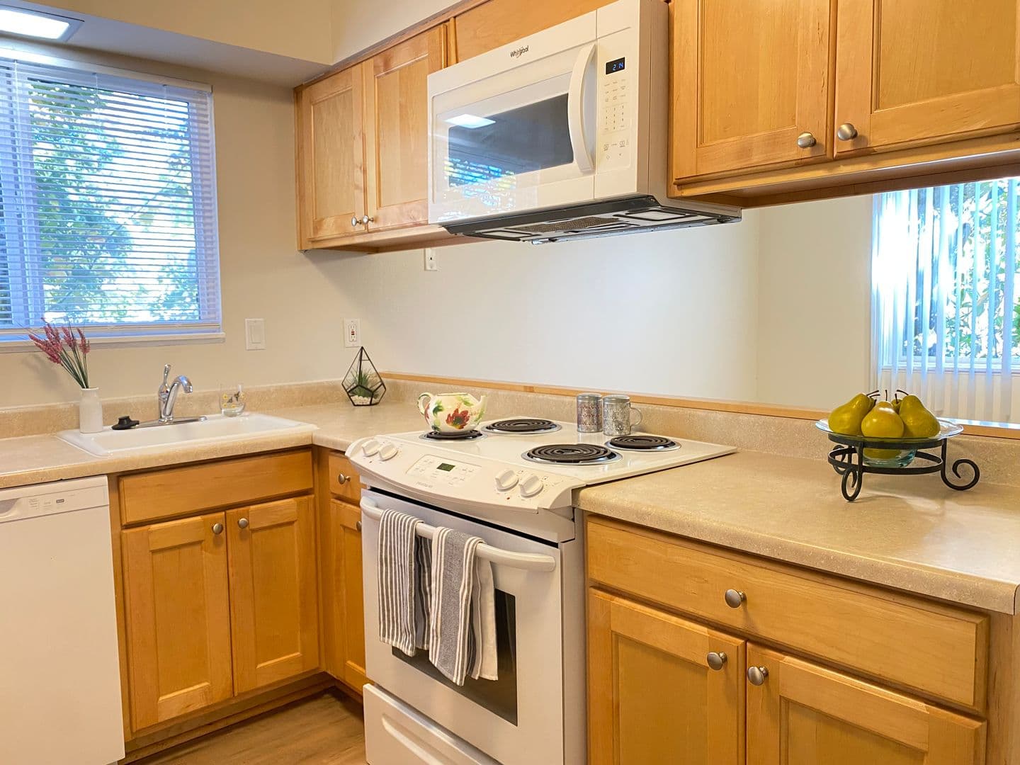 Beaverton Apartment: 11835 SW Ridgecrest Drive