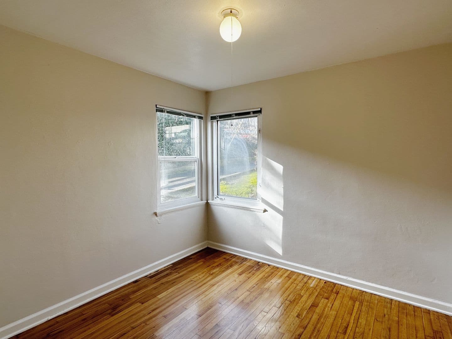 Portland Apartment: 5740 SE Milwaukie Avenue and 5741-5745 SE 17th Avenue