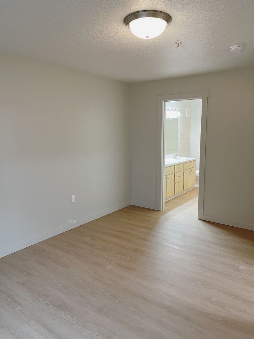 Portland Apartment: 2856-2868 NW Wardway Street
