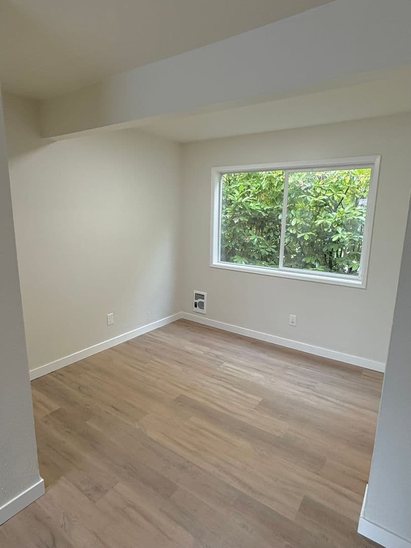 Keizer Apartment: 760 Plymouth Drive NE