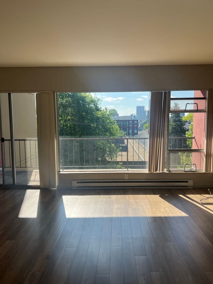 Portland Apartment: 2020 SW Salmon Street