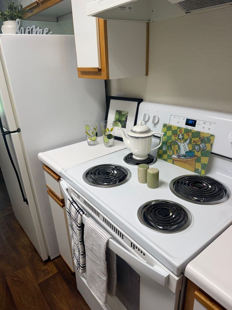 Lake Oswego Apartment: 15370 SW Bangy Road