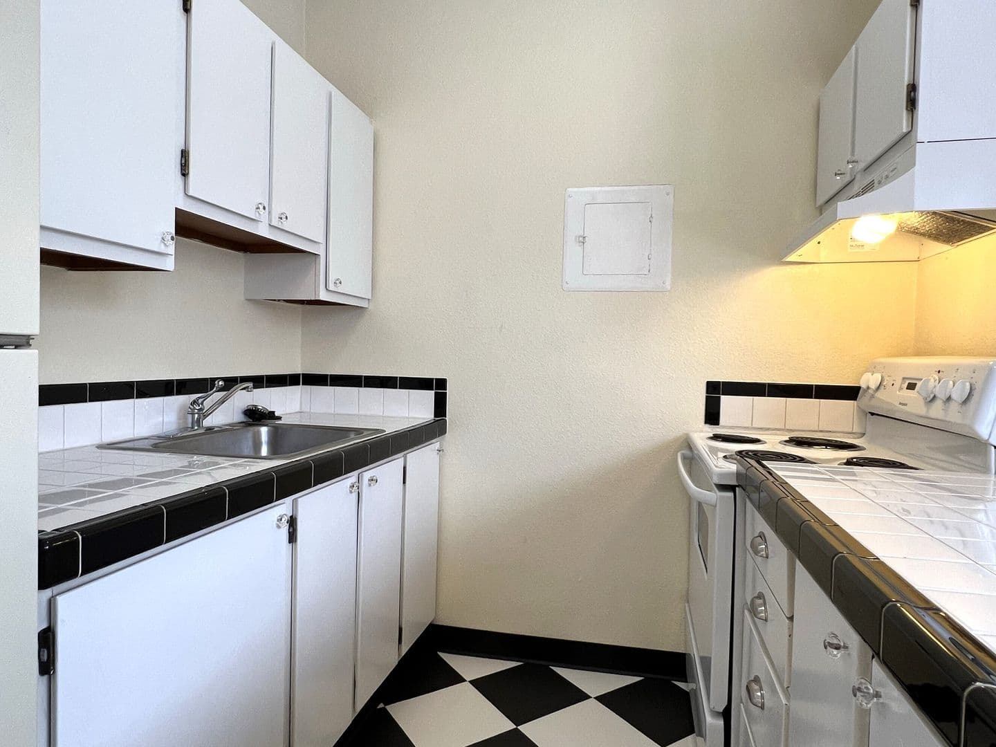 Portland Apartment: 2151 NW Johnson Street