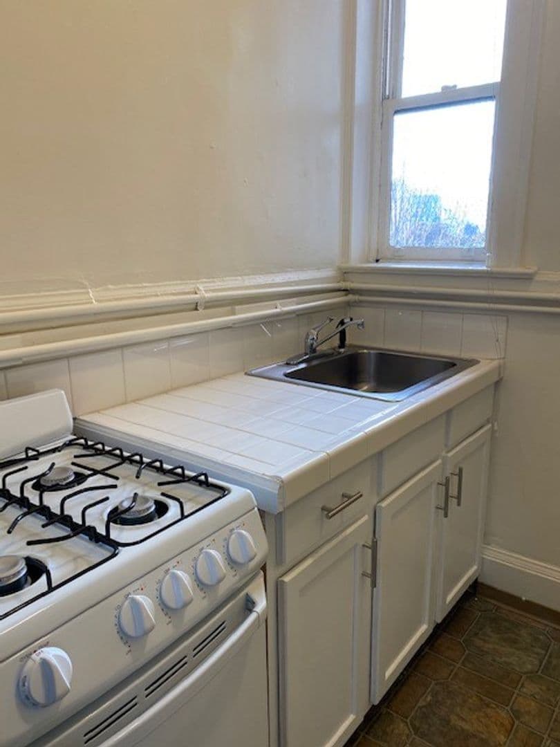 Portland Apartment: 1130 NE 1st Avenue