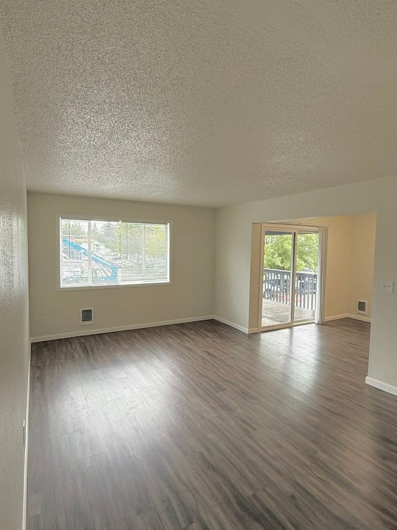 Keizer Apartment: 760 Plymouth Drive NE