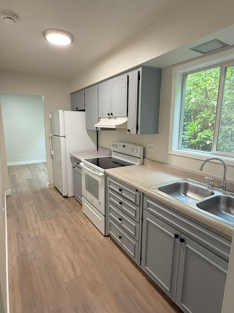 Keizer Apartment: 760 Plymouth Drive NE