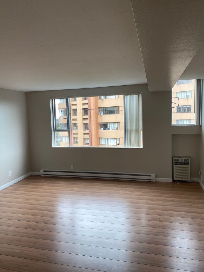 Portland Apartment: 2020 SW Salmon Street
