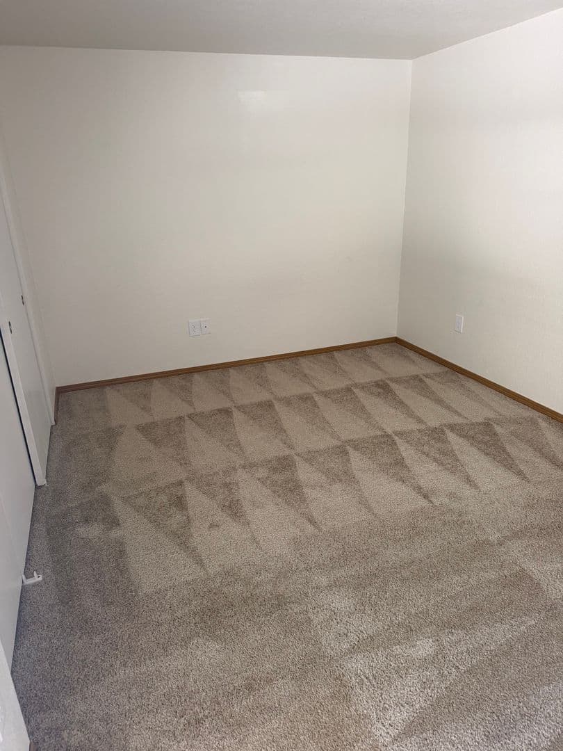 Lake Oswego Apartment: 15370 SW Bangy Road
