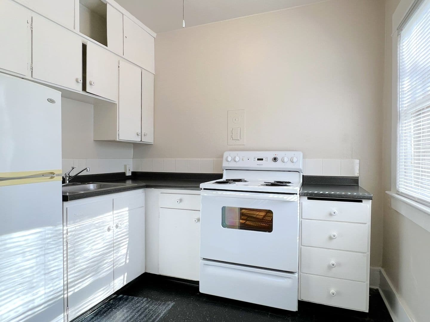 Portland Apartment: 2345 NW Marshall Street