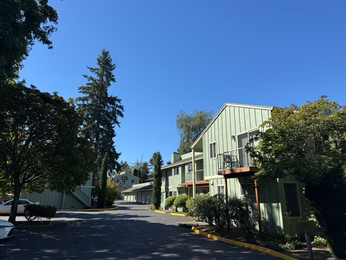 Portland Apartment: 7059-7061 SW Garden Home Road