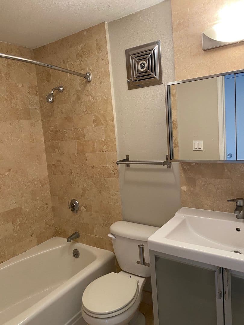 Portland Apartment: 2020 SW Salmon Street