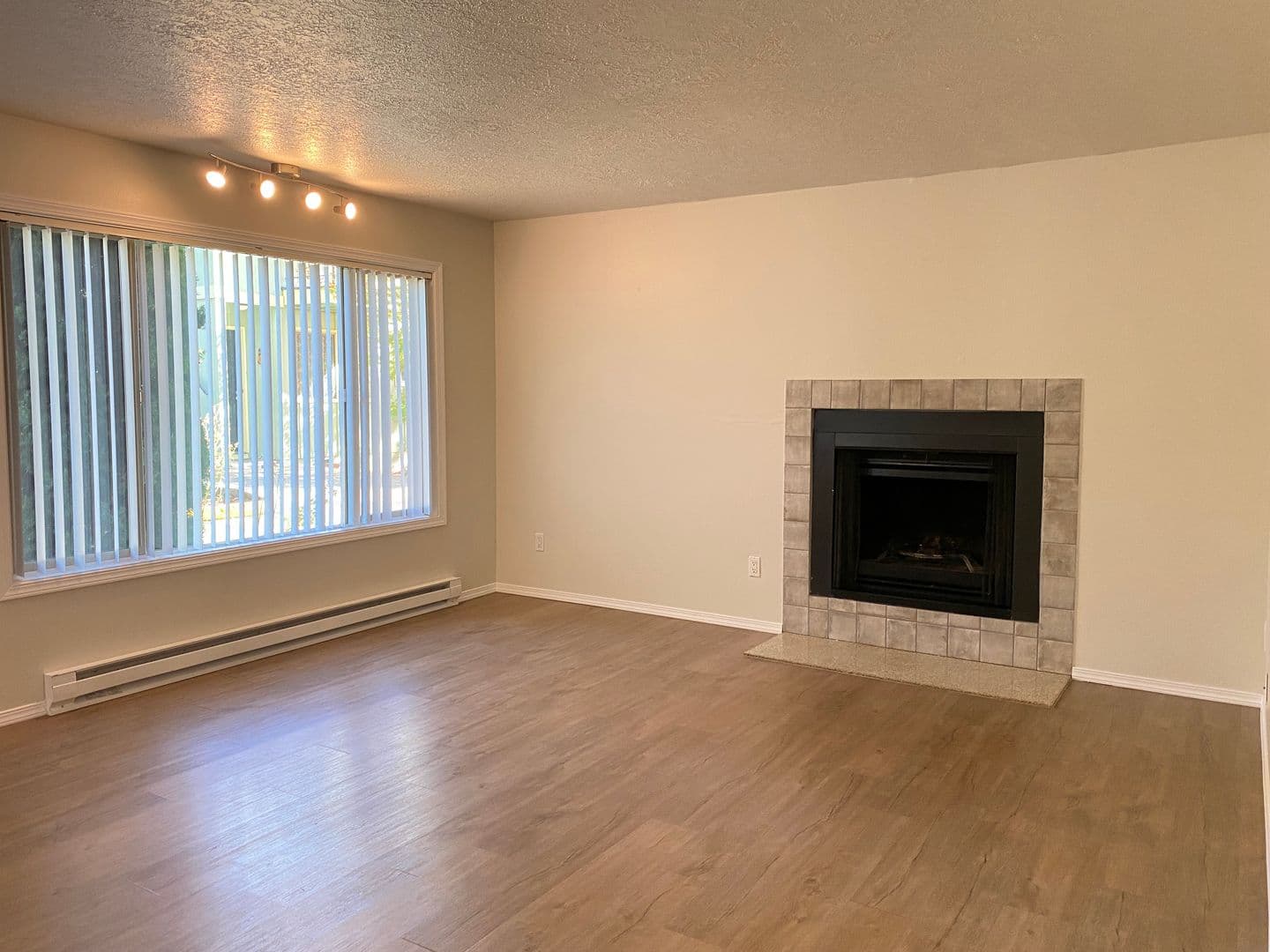 Portland Apartment: 7059-7061 SW Garden Home Road
