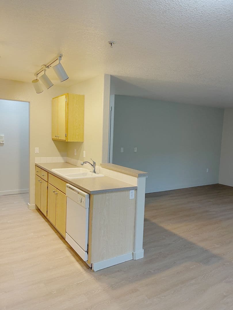 Portland Apartment: 2856-2868 NW Wardway Street