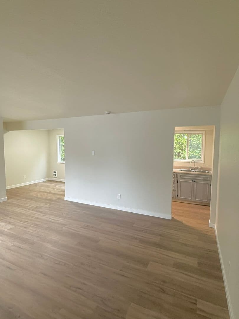 Keizer Apartment: 760 Plymouth Drive NE