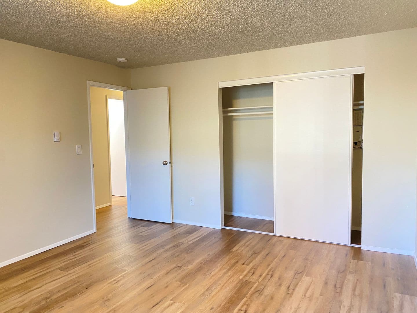 Beaverton Apartment: 11835 SW Ridgecrest Drive