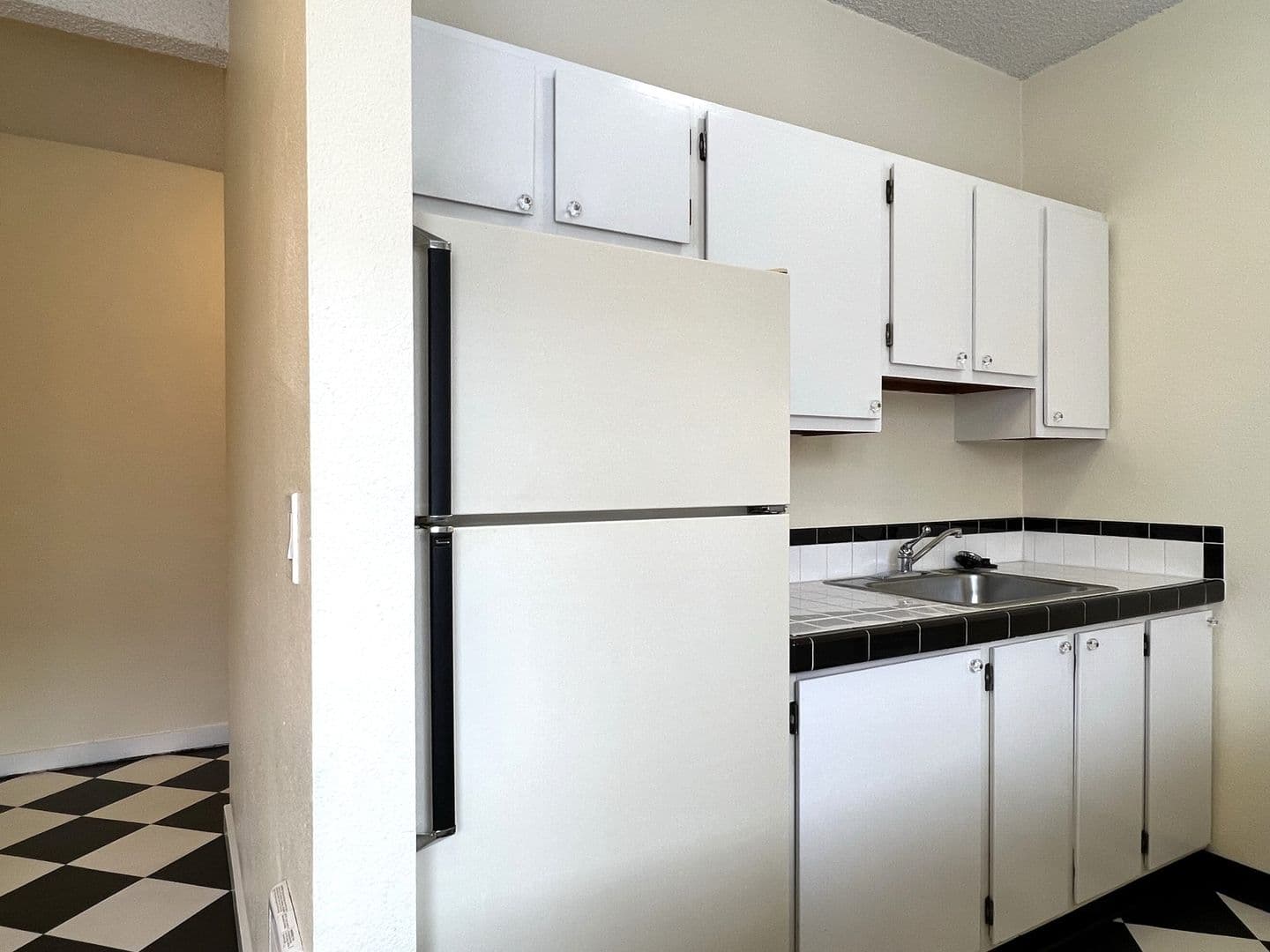 Portland Apartment: 2151 NW Johnson Street