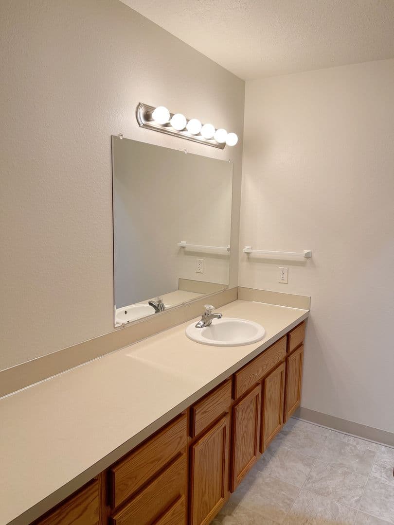 Beaverton Apartment: 11835 SW Ridgecrest Drive