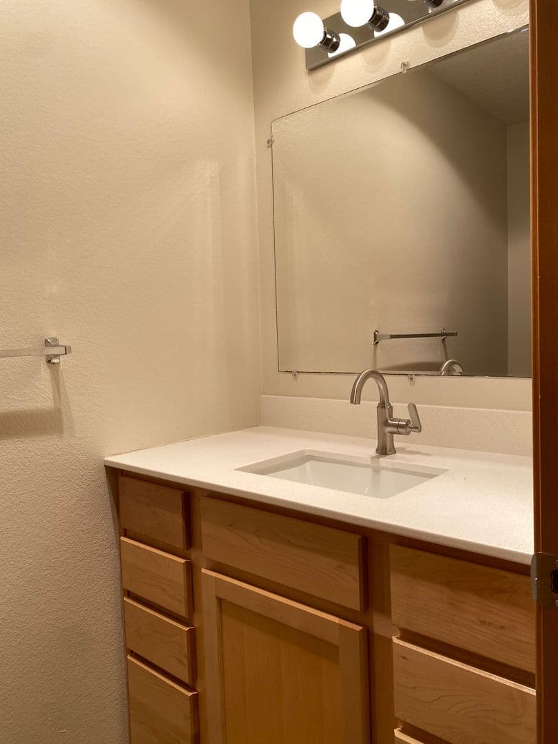 Beaverton Apartment: 11835 SW Ridgecrest Drive