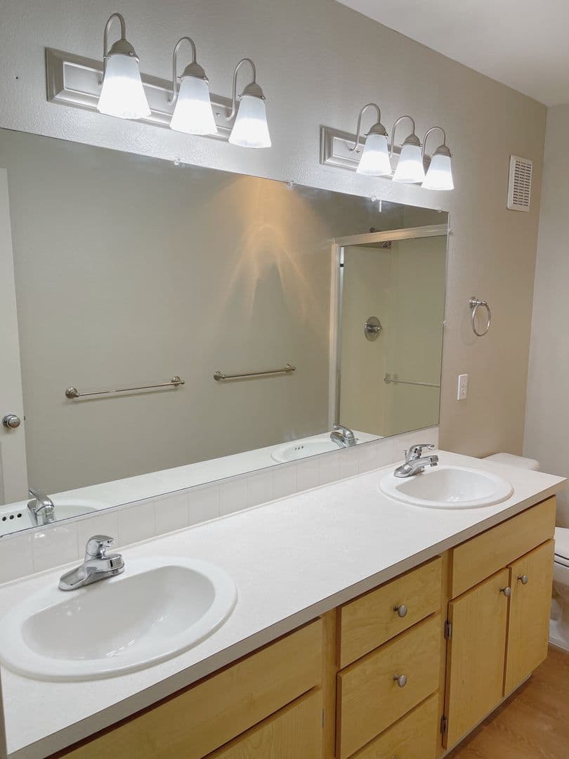 Portland Apartment: 2856-2868 NW Wardway Street