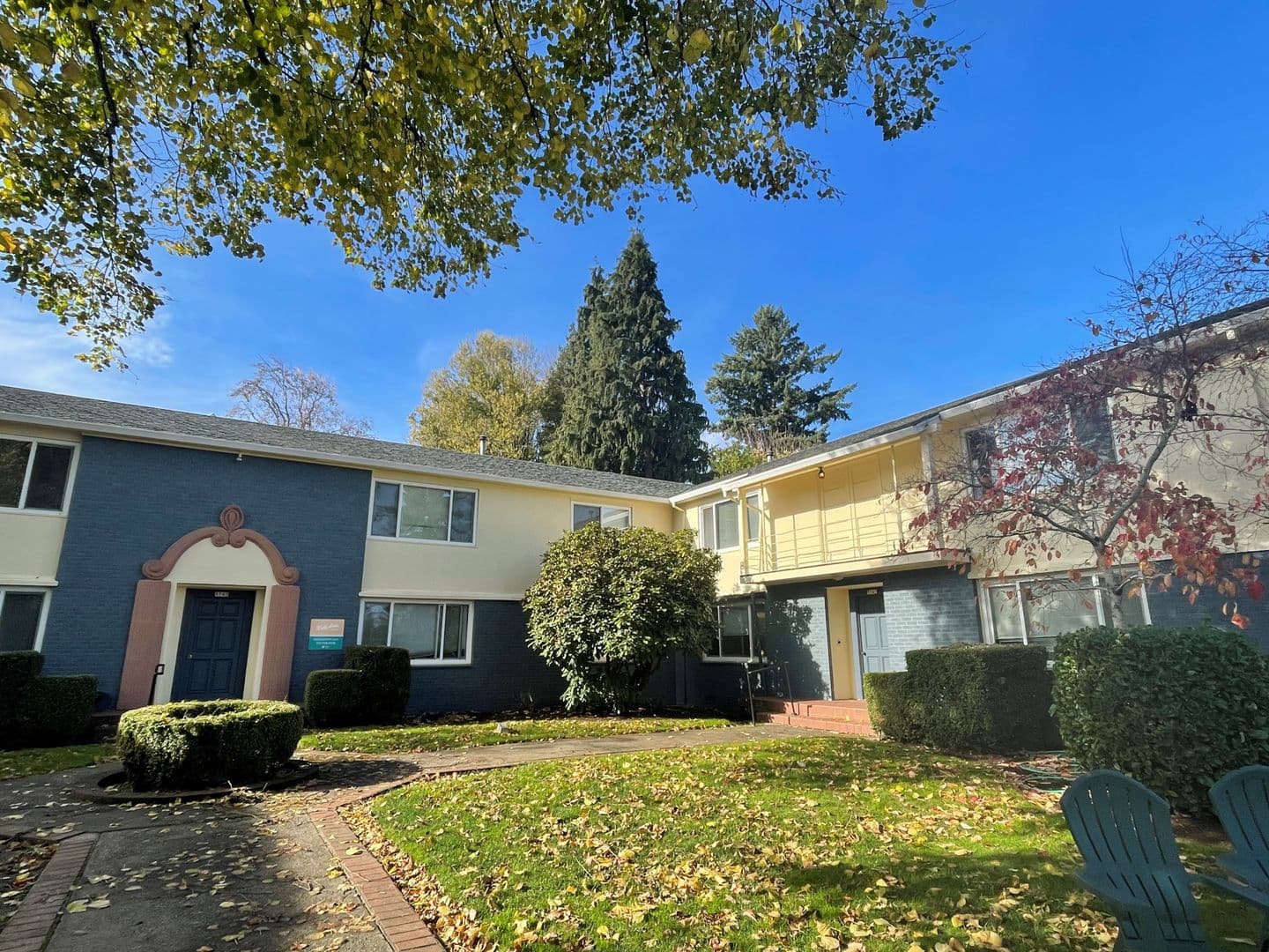 Portland Apartment: 5740 SE Milwaukie Avenue and 5741-5745 SE 17th Avenue