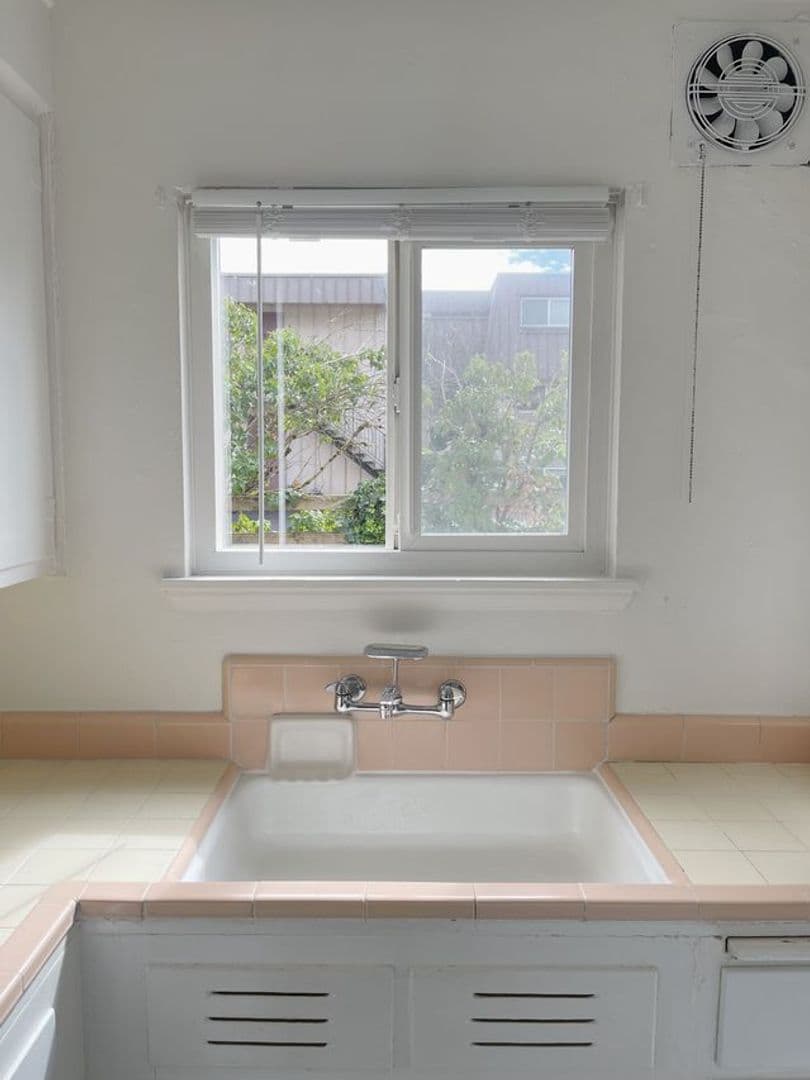 Portland Apartment: 5740 SE Milwaukie Avenue and 5741-5745 SE 17th Avenue