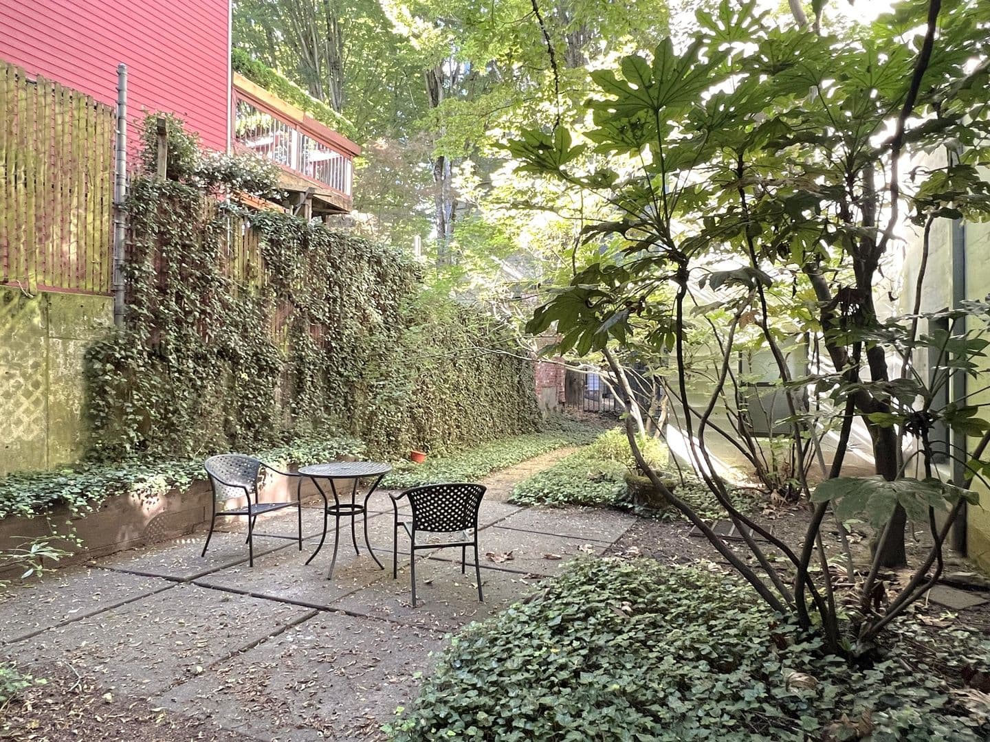 Portland Apartment: 2151 NW Johnson Street