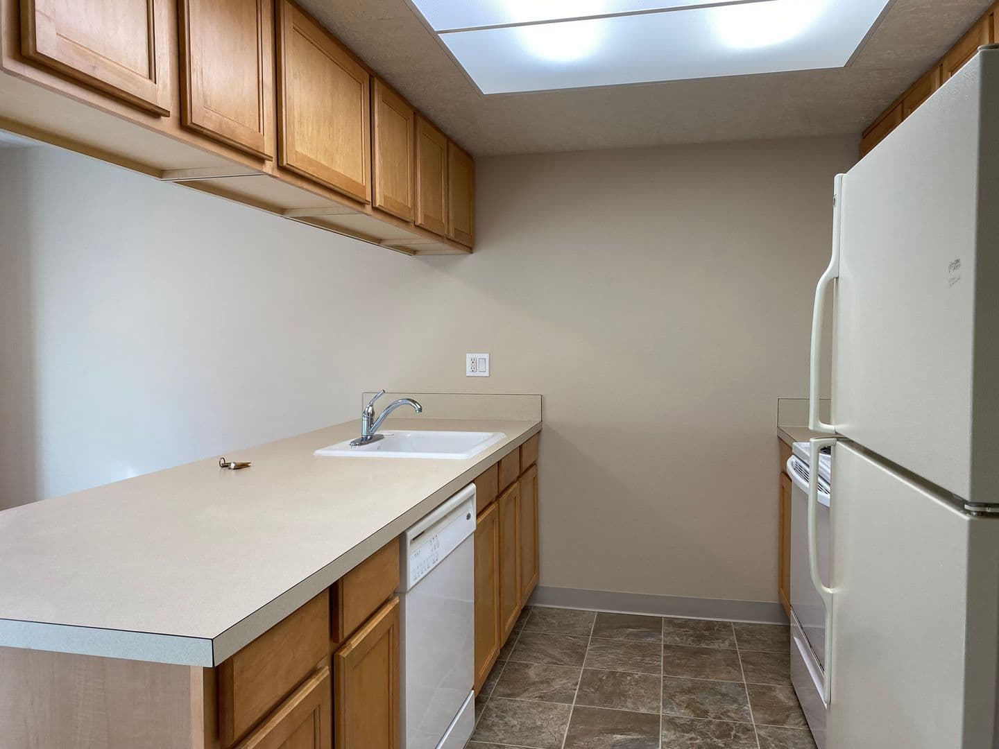 Portland Apartment: 1908 SW Roxbury Avenue