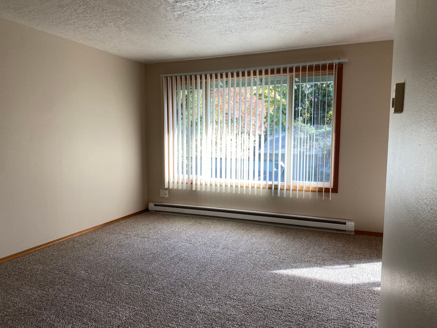 Portland Apartment: 1908 SW Roxbury Avenue