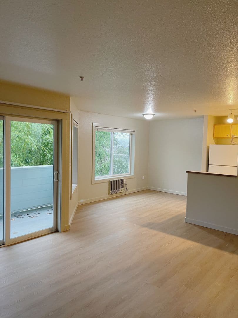 Portland Apartment: 2856-2868 NW Wardway Street