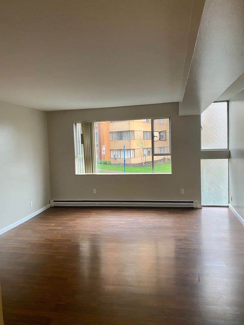Portland Apartment: 2020 SW Salmon Street