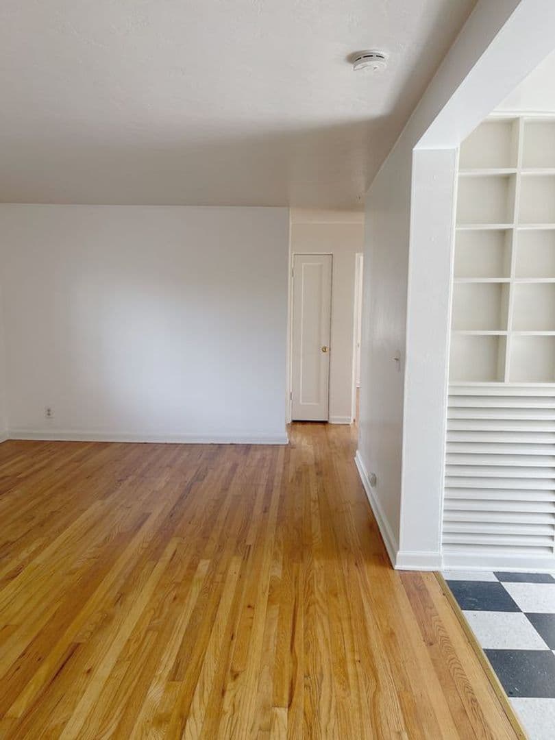 Portland Apartment: 5740 SE Milwaukie Avenue and 5741-5745 SE 17th Avenue