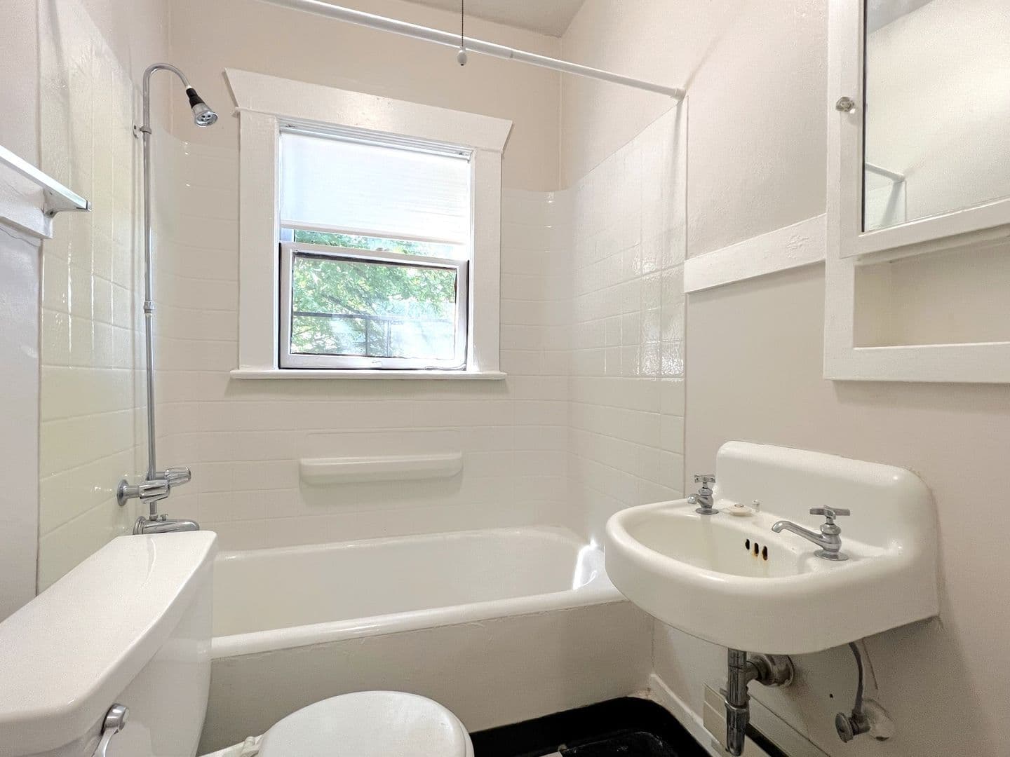 Portland Apartment: 2345 NW Marshall Street