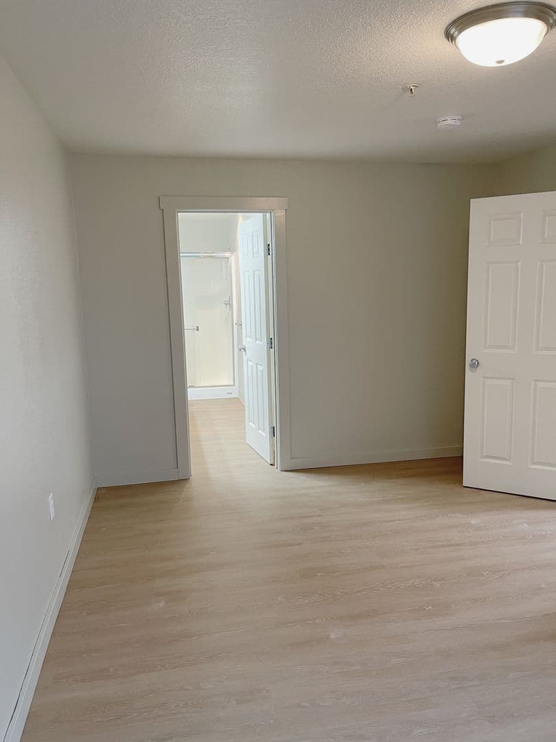 Portland Apartment: 2856-2868 NW Wardway Street