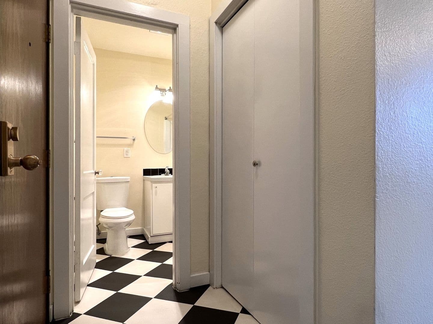 Portland Apartment: 2151 NW Johnson Street
