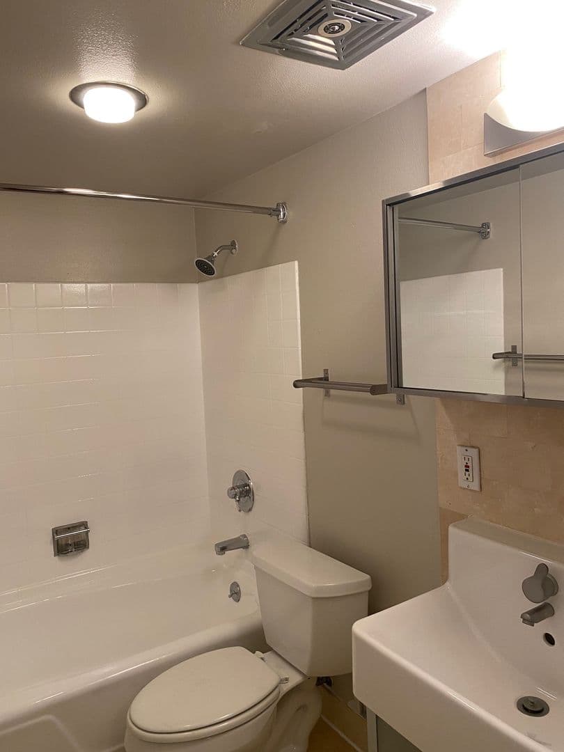 Portland Apartment: 2020 SW Salmon Street