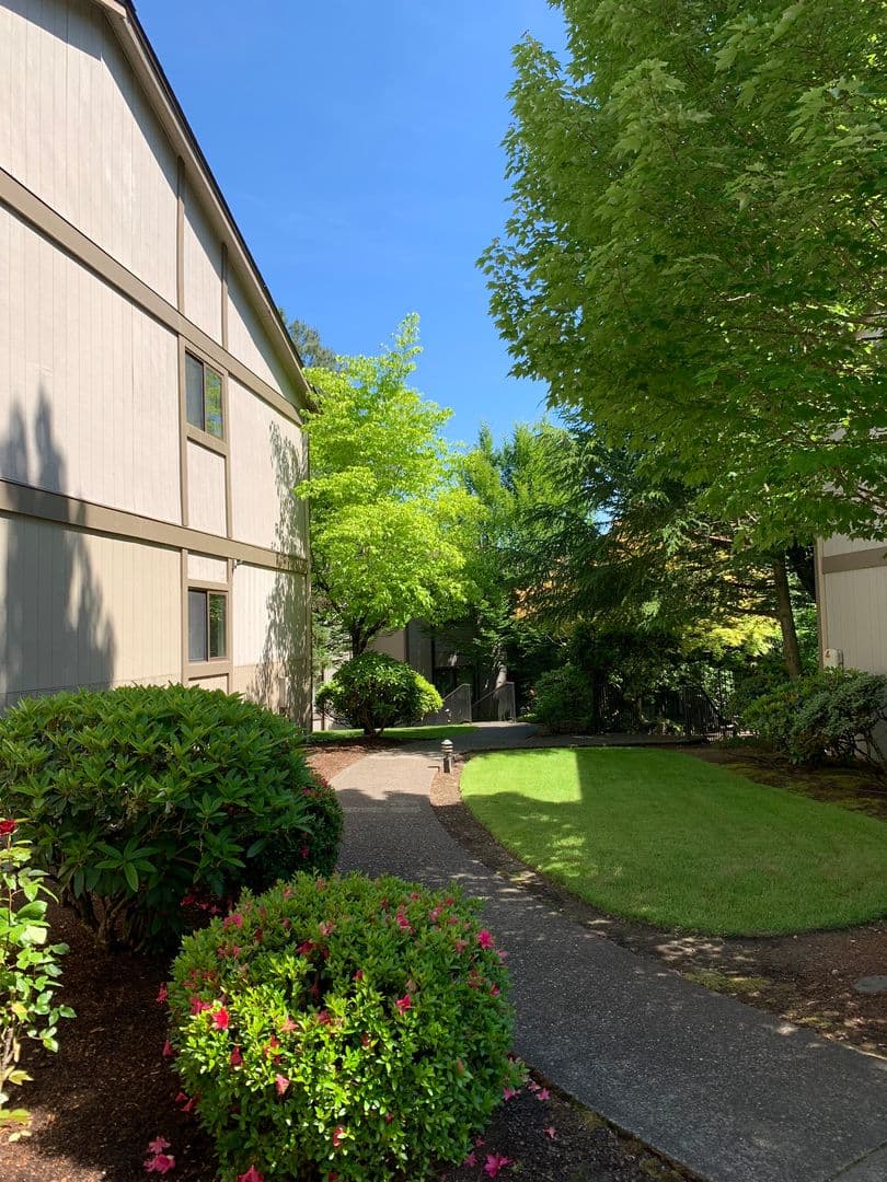 Beaverton Apartment: 11835 SW Ridgecrest Drive