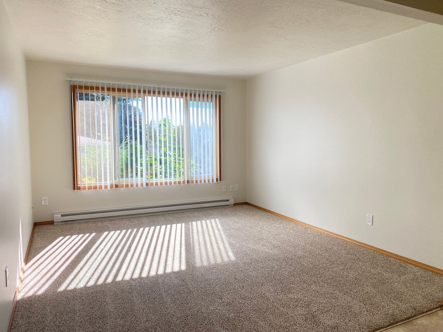 Portland Apartment: 1908 SW Roxbury Avenue