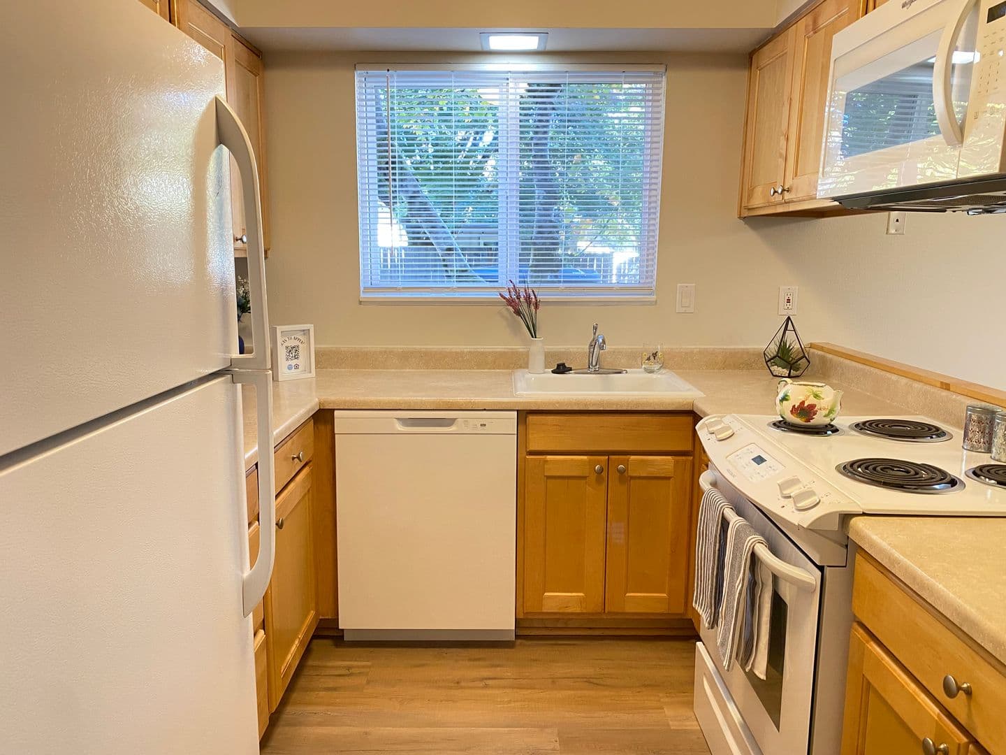 Beaverton Apartment: 11835 SW Ridgecrest Drive