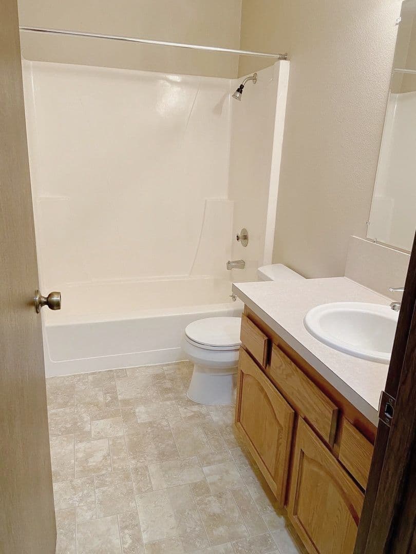 Beaverton Apartment: 11835 SW Ridgecrest Drive