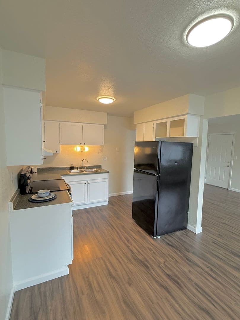 Keizer Apartment: 760 Plymouth Drive NE