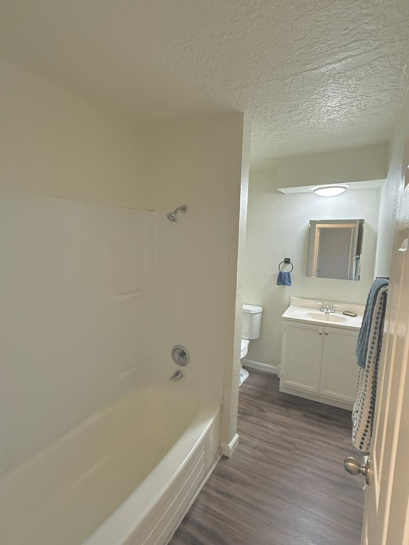 Keizer Apartment: 760 Plymouth Drive NE