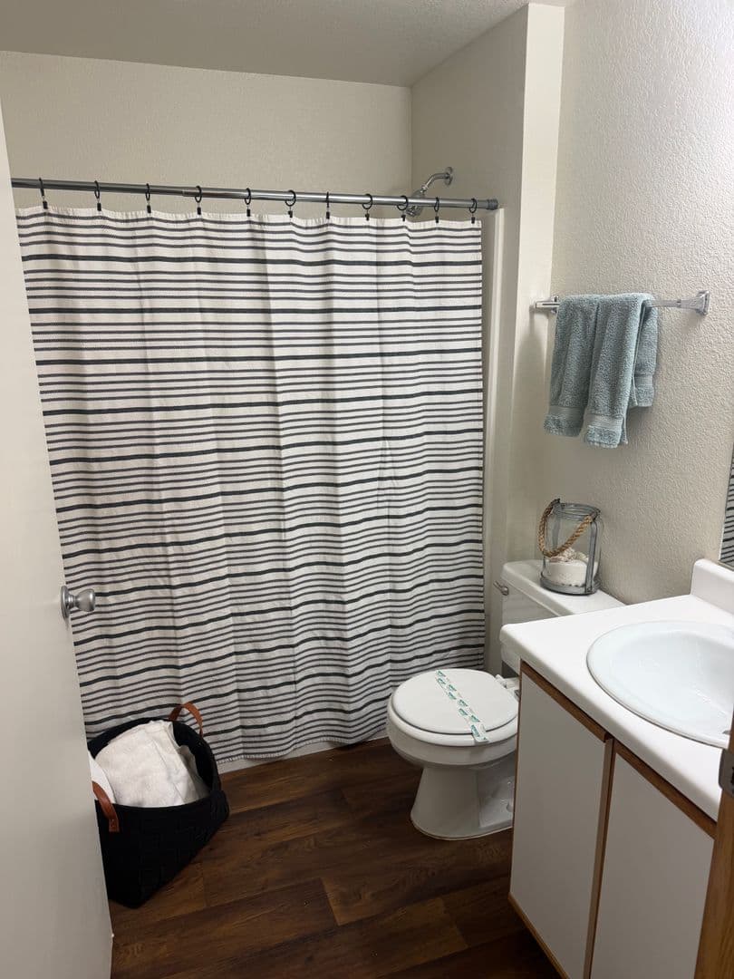 Lake Oswego Apartment: 15370 SW Bangy Road