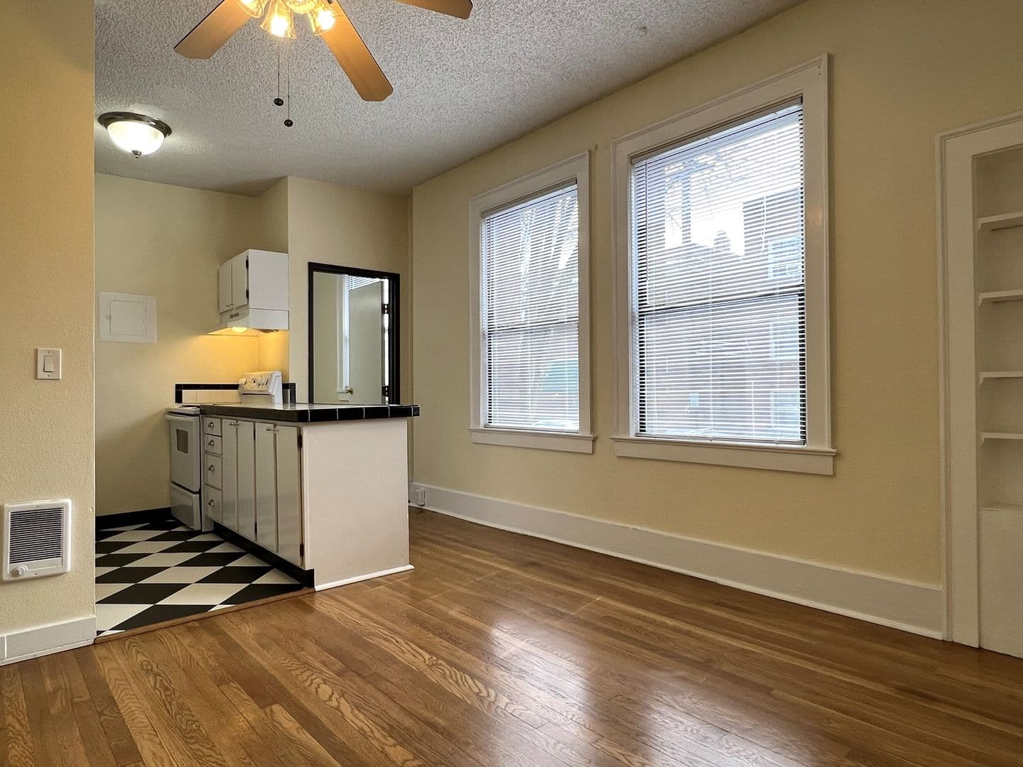 Portland Apartment: 2151 NW Johnson Street