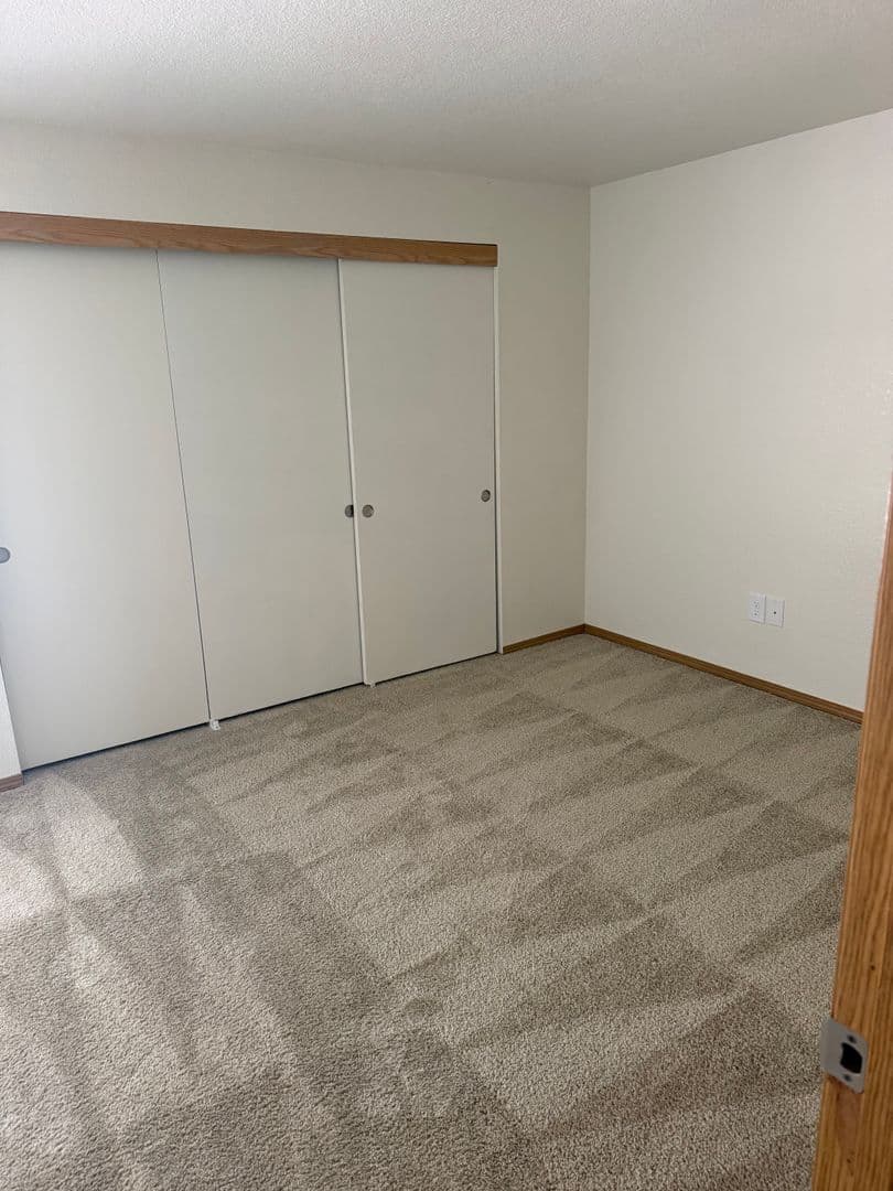 Lake Oswego Apartment: 15370 SW Bangy Road