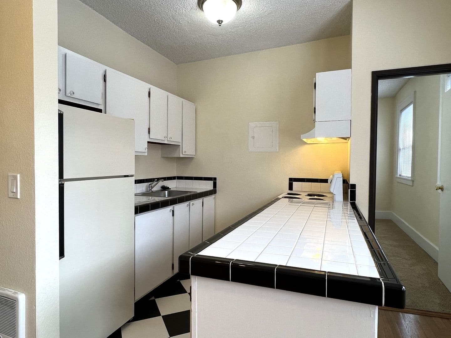 Portland Apartment: 2151 NW Johnson Street