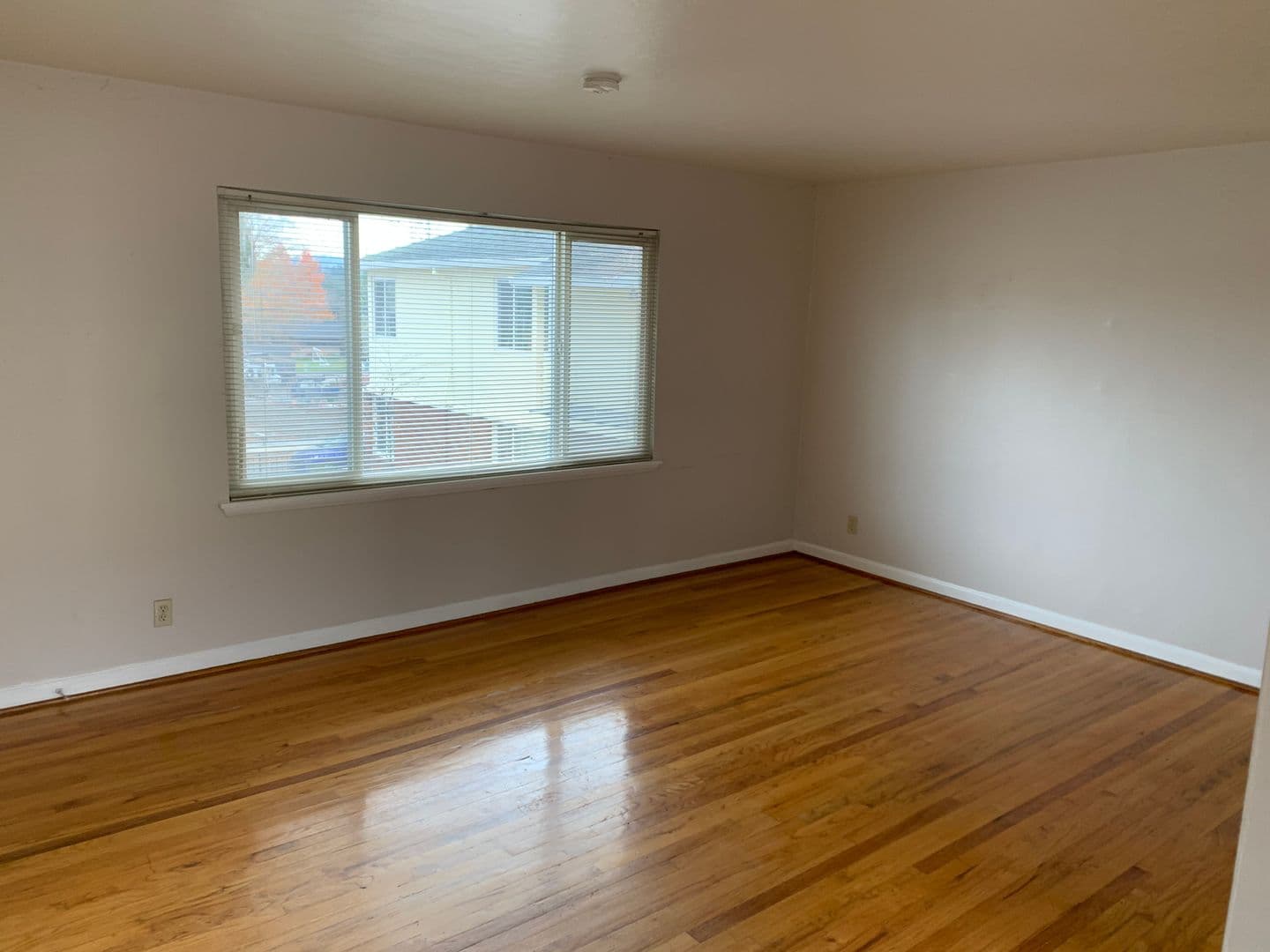 Portland Apartment: 5740 SE Milwaukie Avenue and 5741-5745 SE 17th Avenue