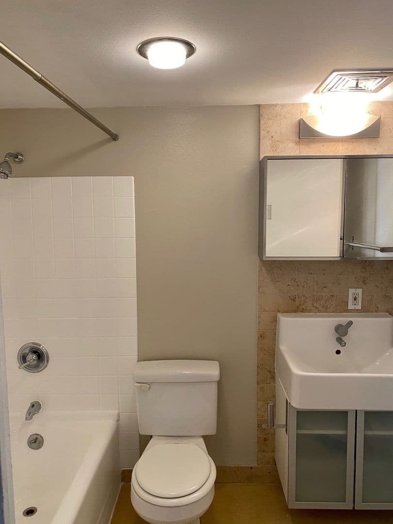 Portland Apartment: 2020 SW Salmon Street