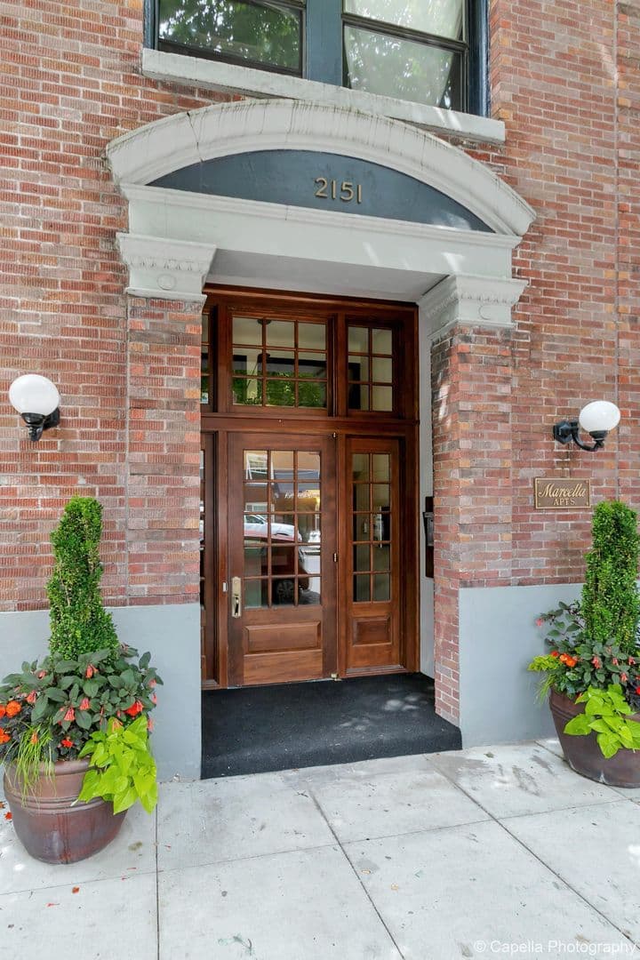 Portland Apartment: 2151 NW Johnson Street
