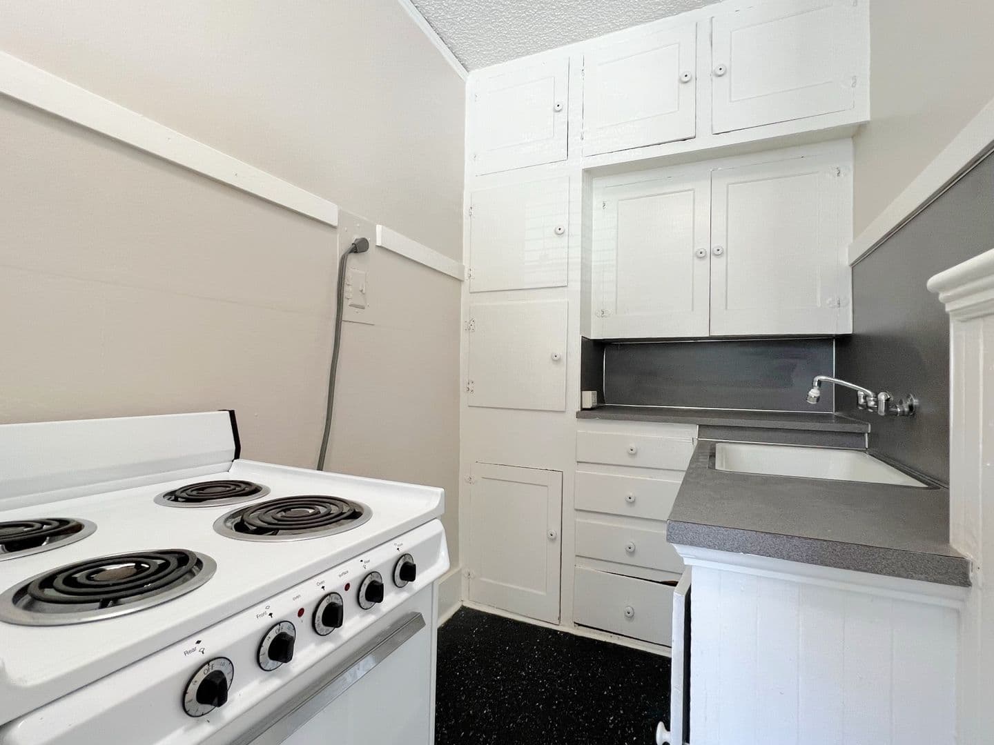 Portland Apartment: 2345 NW Marshall Street